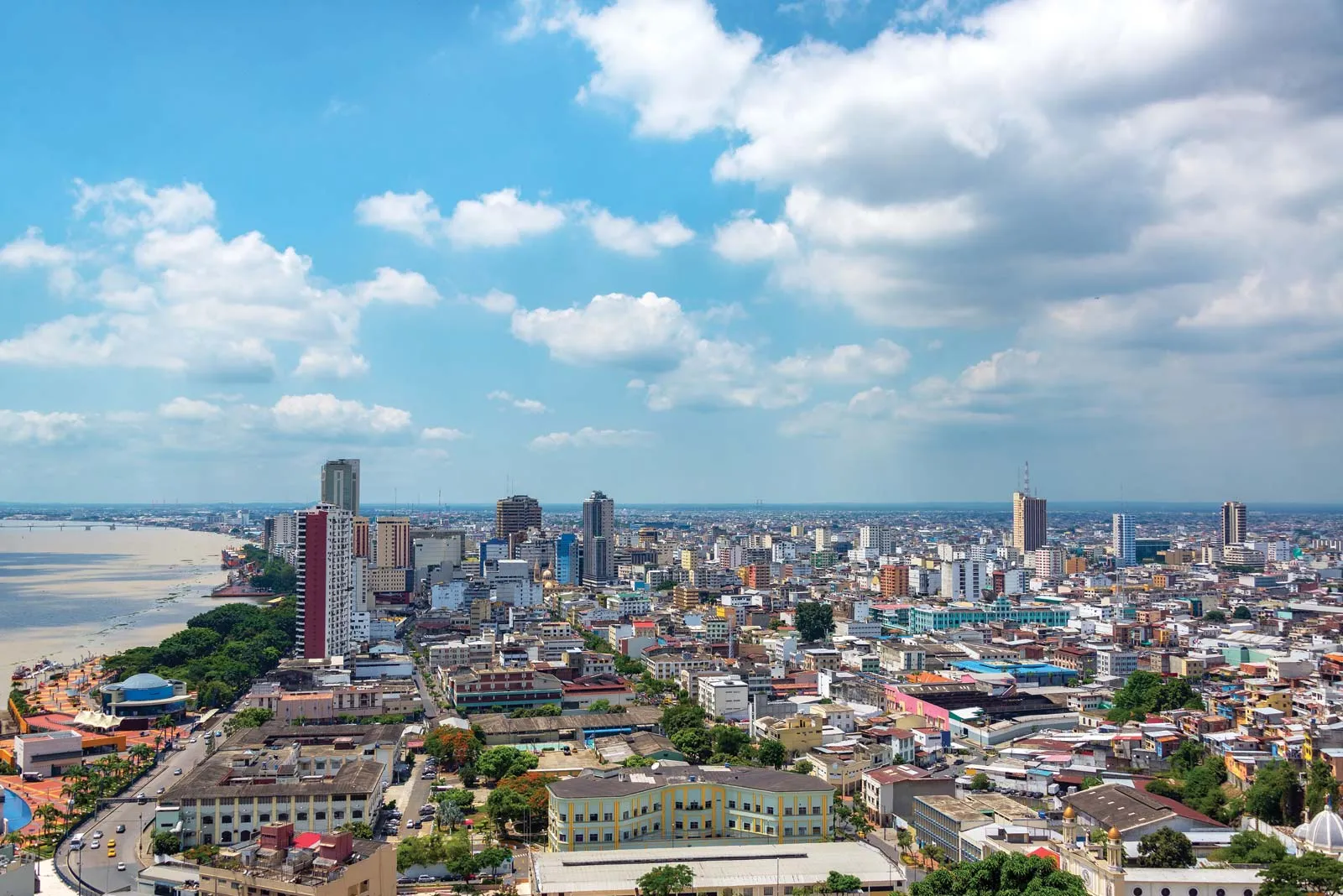 Guayaquil en movimiento: dos décadas de transformación urbana y el rol de proyectos que impulsan su crecimiento.